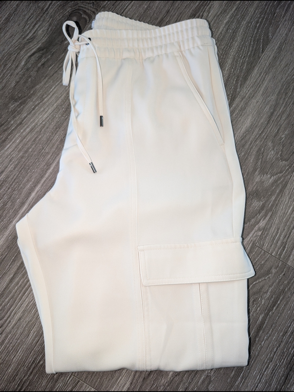 NWOT Banana Republic Cream Cargo Jogger Pants